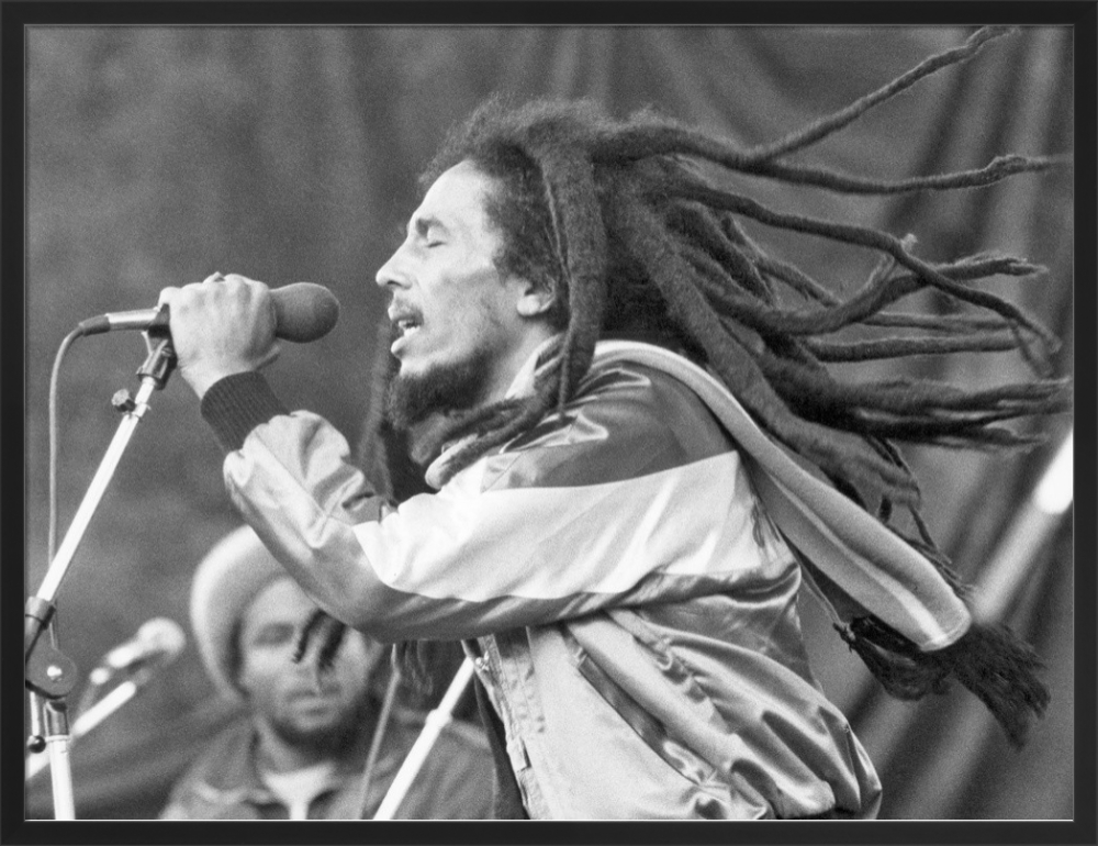 BOB MARLEY 写真集 Bob Marley in Concert, 1981 Art Print by Unknown