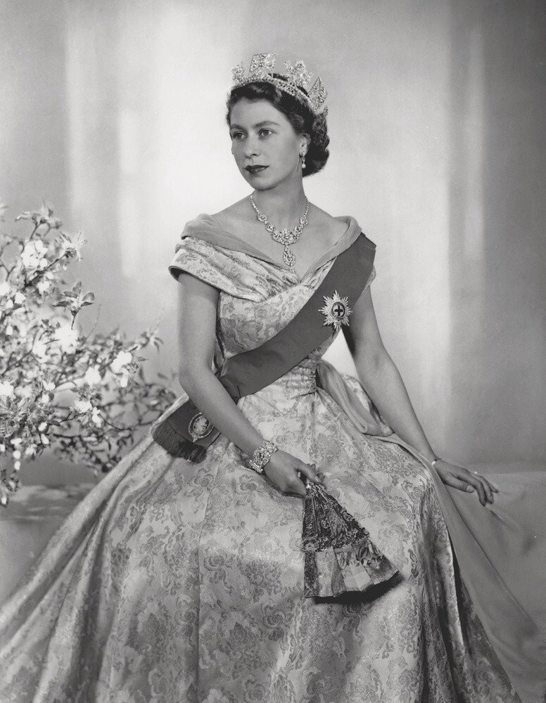 Queen Elizabeth Ii, 15 April 1952 Art Print By Dorothy Wilding 